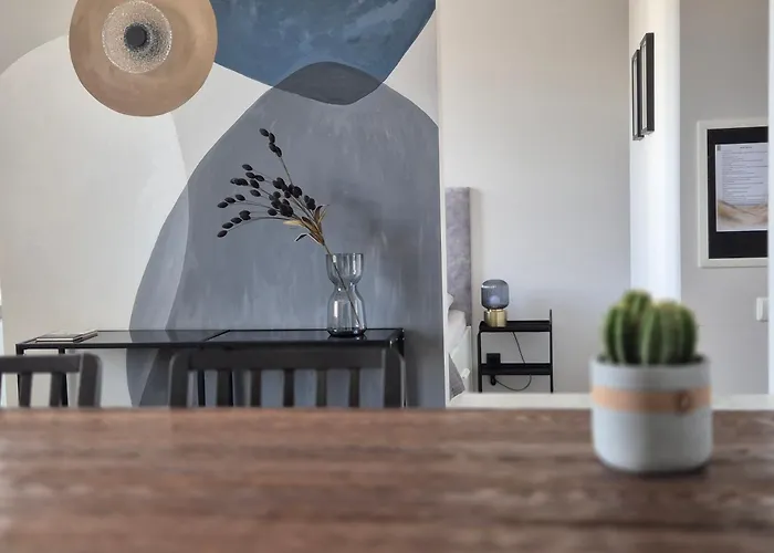 Elegant On Market Square *